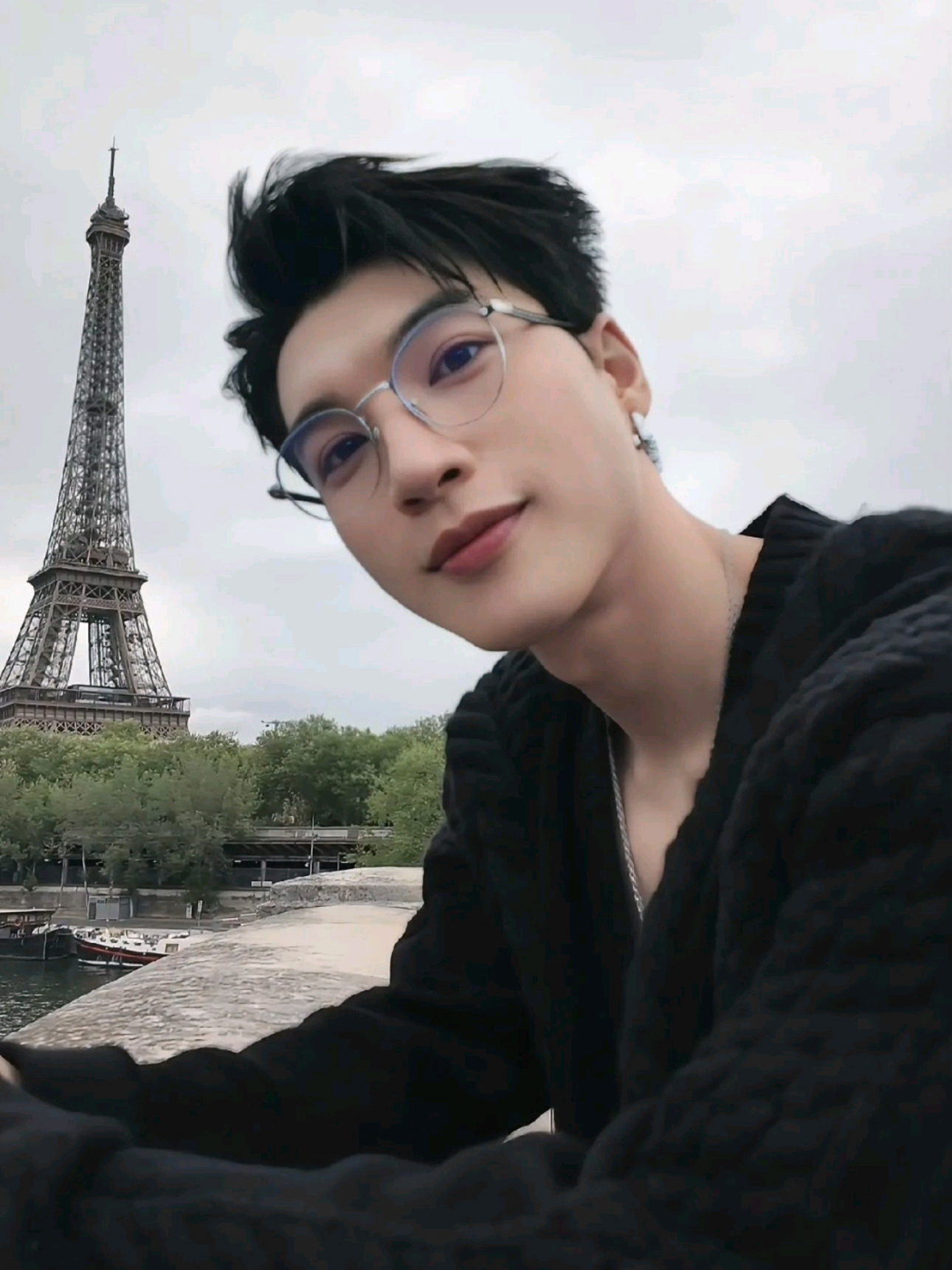 😉 😚 🤗 #hieuthuhai #lvmenss26 