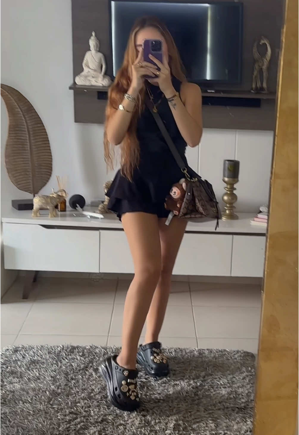 Las Crocs Mega Crush son ideales para el día a día: cómodas, con estilo y combinan con todo 😍✨#colombia #cucuta #emprendimiento #emprendedora #mujeres #crocs #crocs4life #jibbitzcrocs #paratiiiiiiiiiiiiiiiiiiiiiiiiiiiiiii #viralvideos #fypシ゚ #grwm #styletips #outfit 