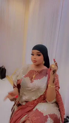 #👸🏻❤️‍ #🫶🇸🇱