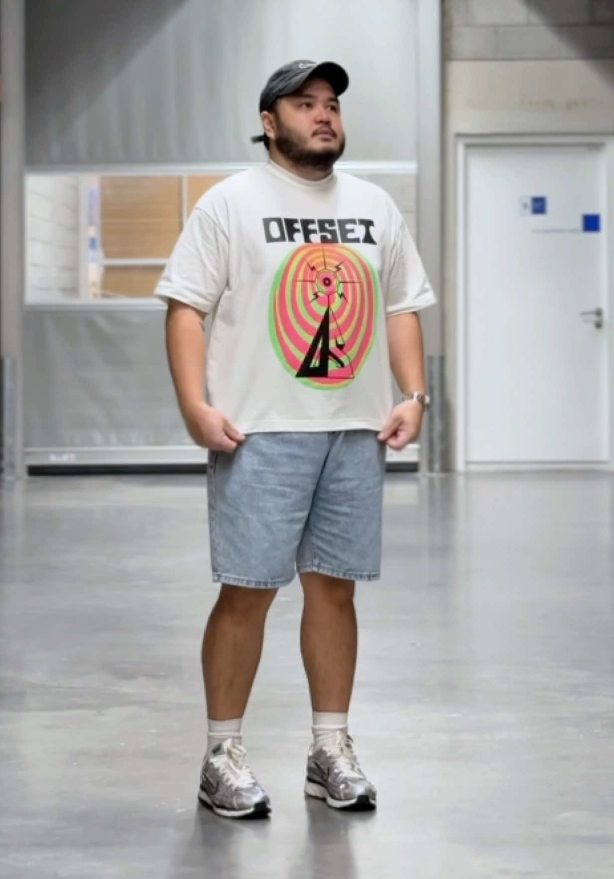 Basic na araw with Jorts mga boss!! I usually wear 36 para mas baggy and maganda bagsak nag 38 ako. G mga boss!! ✅ #outfitinspo #outfitideas #marcelgeronimo #outfitcheck #grwm #OOTD #simpleoutfit #mensoutfit #jorts #jortsoutfit #jortsstyle #maongshorts #styletips #outfit #nikep6000 @Offset 