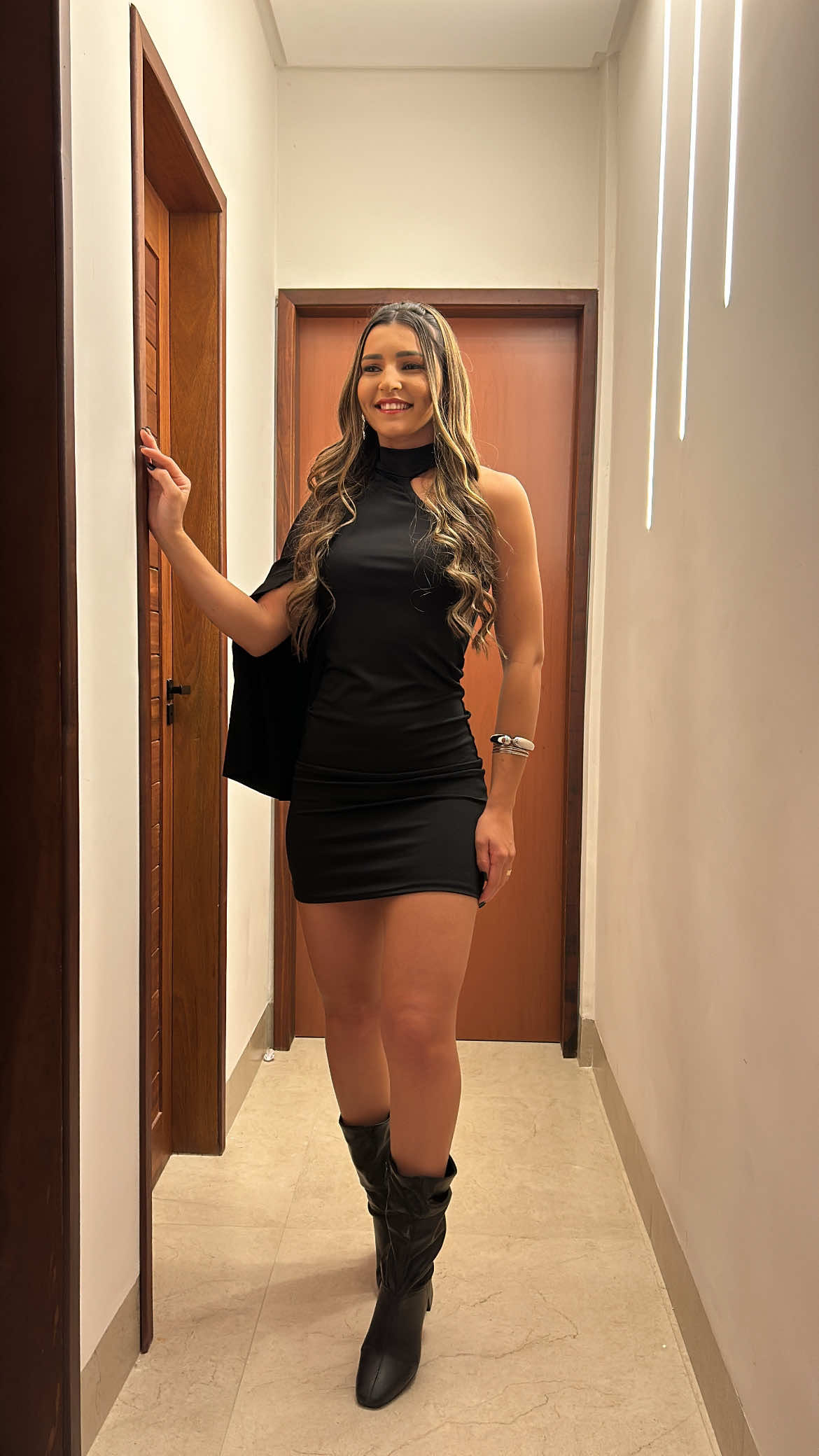 Compre no nosso site: www.lasophiastore.com.br  #vestidopreto #vestidomanga #vestidocoladinho #vestidofesta #saojoao 