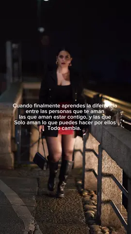 Todo cambia cuando diferencias quién te ama, quién ama estar contigo y quién solo ama lo que haces por ellos