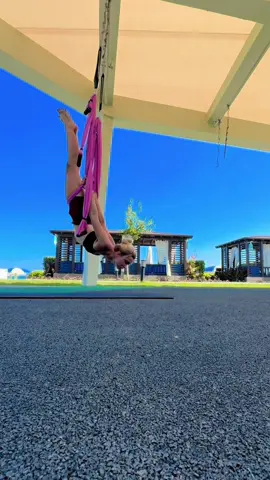 Fly yoga💆🏼‍♀️❤️#flyyoga #aerialyoga 