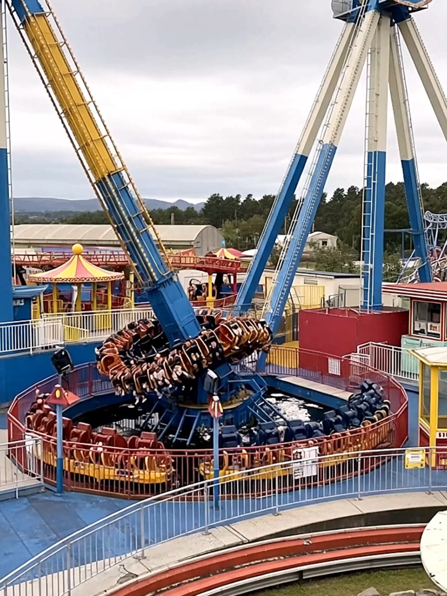 Amusement Park Ride Attraction Malfuction and Collapse! #disastercollapsed #fyp #viral