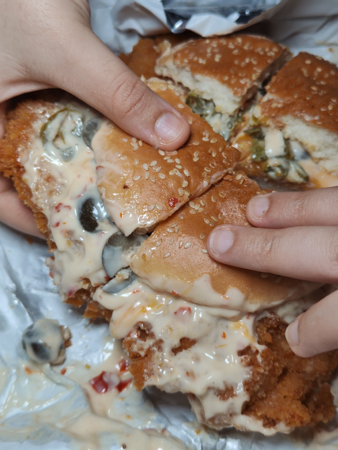 #perksofbeingkashmiri #foryou #fillet #filletburger #burgergarage 