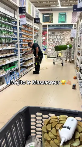Faite attention à ne pas le croisez dans les magasins 😂#aminemojito #psycopath #drole_videos #fyp #pourtoi #mdrr #magasin #prankvideo 