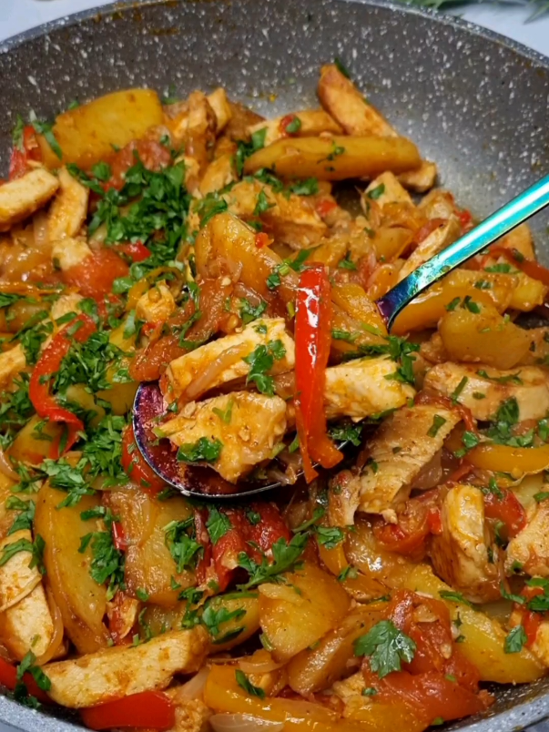 Готовим Оджахури с курицей #готовимдома  #чтоприготовить #рекомендации #оджахури #ужин #ужинрецепт #обед #рецепт #рецепты #вкусныйрецепт #грузинскаякухня #картошка #курица #вкусно #Recipe #recipes #recipesoftiktok 