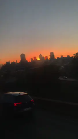 So happy to be home.             #fypシ゚ #jhb #johannesburg #sunrise #vlogs #trendin #travelvideo