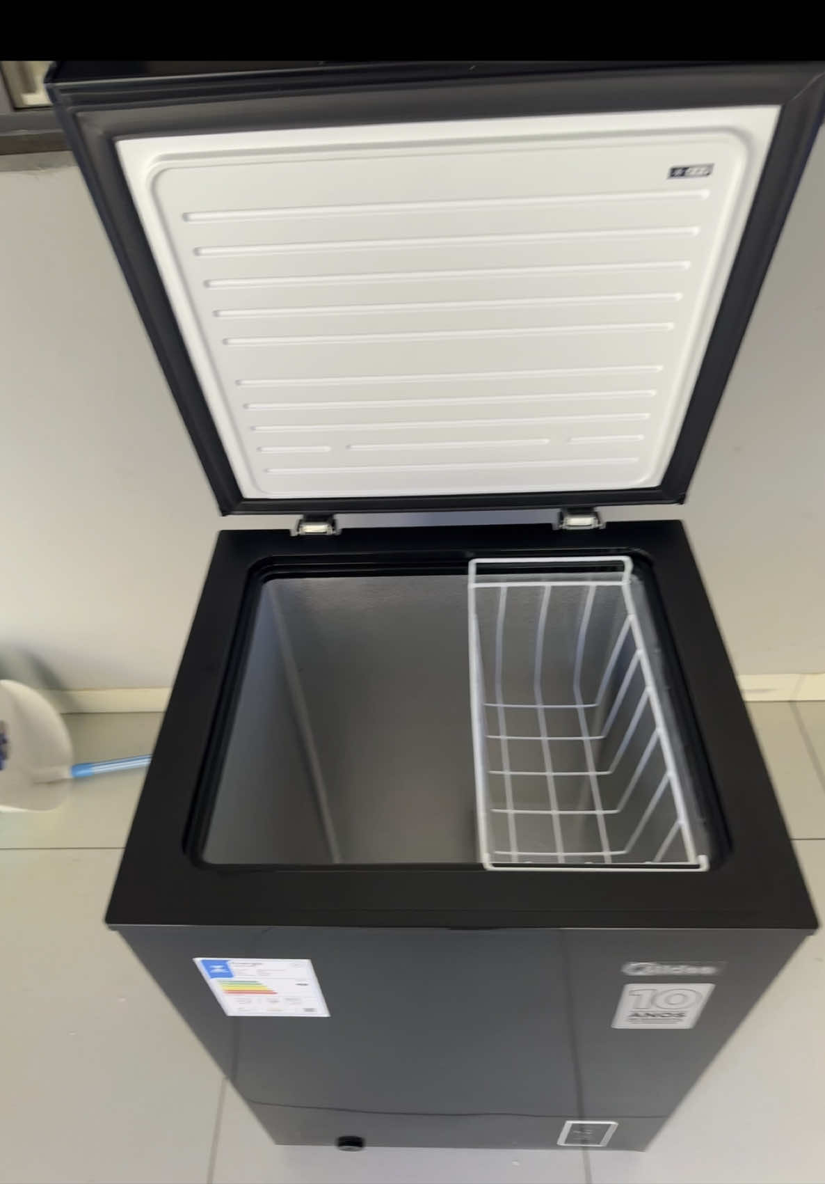 Unboxing do meu freezer horizontal midea 🥹🤏🏻 EU AMEEEI 🧊 ❄️ #freezer #midea #geladeira #cervejageladatrincando🍺 #congelado #donadecasa #fyy #fyyyyyyyyyyyyyyyy #foryoupage 
