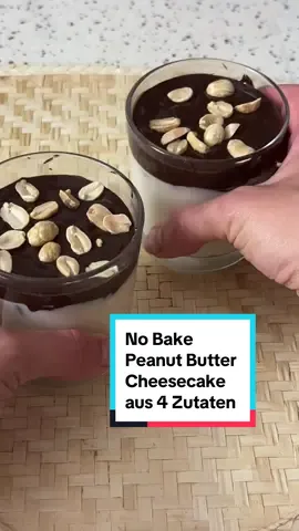 No Bake Keto Peanut-Butter-Cheescake/ Low Carb Peanut Butter Cheesecake aus dem Kühlschrank - ohne Zuckerzusatz und fertig in 5 Minuten.  Zutaten für 3 Portionen: - 200g Frischkäse - 50g Erdnussmus ohne Zuckerzusatz - 50g ungezuckerte Mandel- oder Sojamilch - Optional: 25g Erythrit-Puder (falls dir die Süße der Schokolade nicht reicht) - 30g zuckerfreie Schokolade - Optional falls du die Schokolade nicht knackig magst: 1 TL Butter oder Kokosöl (etwa 10g) - Optional: ein paar Erdnüsse als Topping *Anzeige* Ich habe hier die Edelbitter Schoko Drops von Xucker verwendet. Du erhältst 10% Nachlass mit meinem Code XVLC10 auf alle Xucker-Produkte! Zubereitung vom Dessert: 1. Frischkäse, Erdnussmus, Mandelmilch und Erythrit-Puder mit Handrührgerät zu einer cremigen Masse vermischen. 2. In 2-3 kleine Gläser oder Förmchen verteilen 3. Die Schokolade (ggf mit Butter, bzw Kokosöl) kurz in der Mikrowelle auf niedrigster Stufe zum schmelzen bringen. Achtung: Verbrennt schnell, daher nicht zu lange (Falls du übrigens Schokolade mit 100% Kakaoanteil benutzt, müsstest du noch eventuell etwas Zuckeralternative dazugeben, je nach Geschmack) 4. Die kleinen Peanut Butter Cheesecakes mit der Schokolade überziehen, ggf noch Erdnüsse darauf verteilen. 5. Kurz in den Kühlschrank stellen, damit die Schokolade schön knackig wird. Nährwerte pro Portion: Kalorien: 346kcal KH: 4,3g Eiweiß: 9,8g Fett: 31,8g #keto #ketorezepte #ketogen #ketodiät #abnehmen #lowcarb #ketodessert #peanutbutter #nobake #gesund #abnehmenohneverzicht #zuckerfrei #cheesecake #rezepte #highfatlowcarb #creatorsearchinsights 