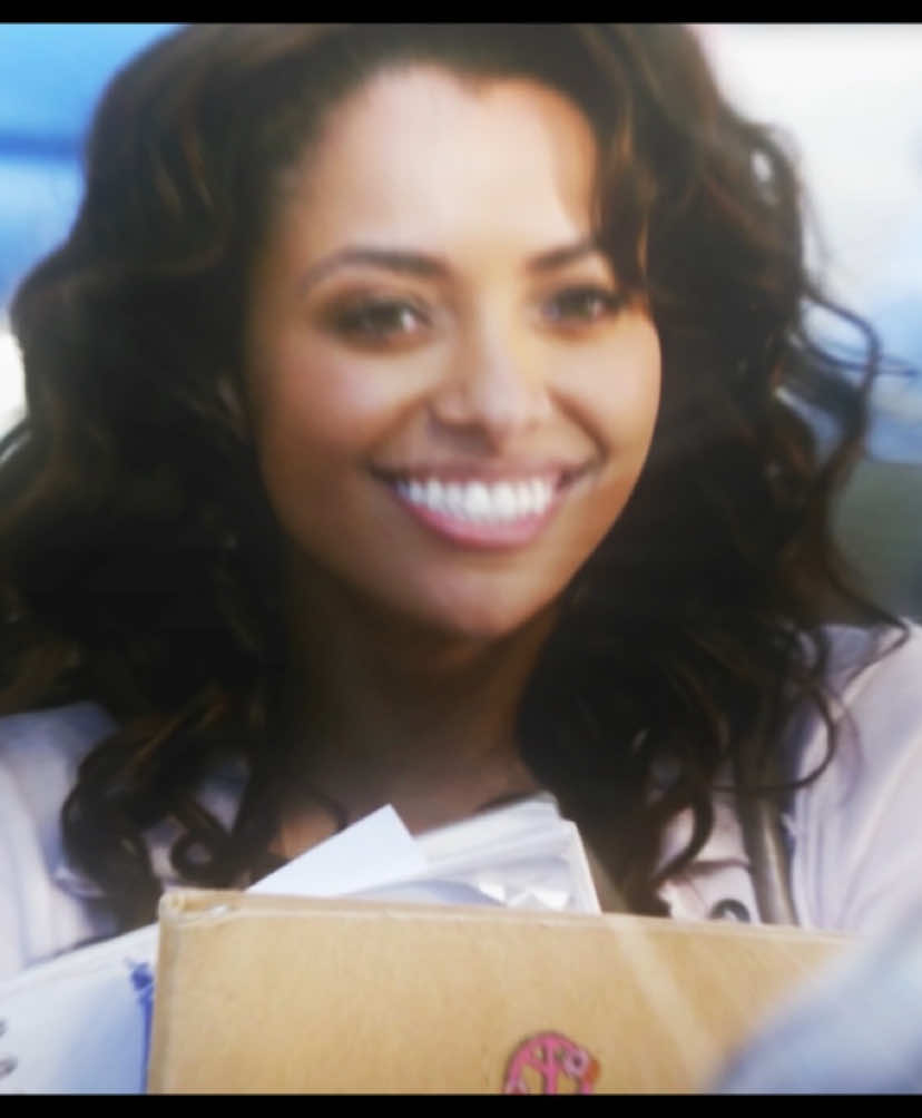 chile this bonnie and hope stan beef is tired. at the end of the day, regardless of who wins in a fight, bonnie is able to retain relevancy, impact, and a loyal fanbase without needing a copy n paste chosen one arc to make her interesting, ns<3 #tvd #bonniebennett #bonniebennettedit #katgraham #edit #fyp #foryoupage #viral  #xyzbca 