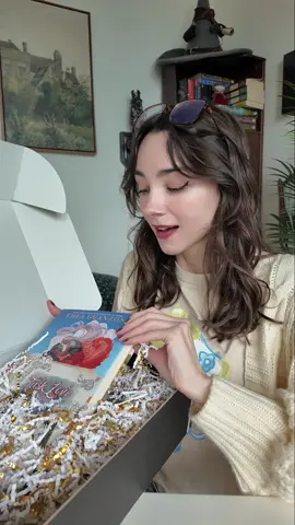 Haha I’m not okay @Critical Role thank you@Del Rey | RH Worlds | Inklore @Penguin Random House for the beautiful gift #gifted  #tusklove #fantasy #dnd #reader #criticalrole #jester #fantasyreader #romancereader #bookrec 