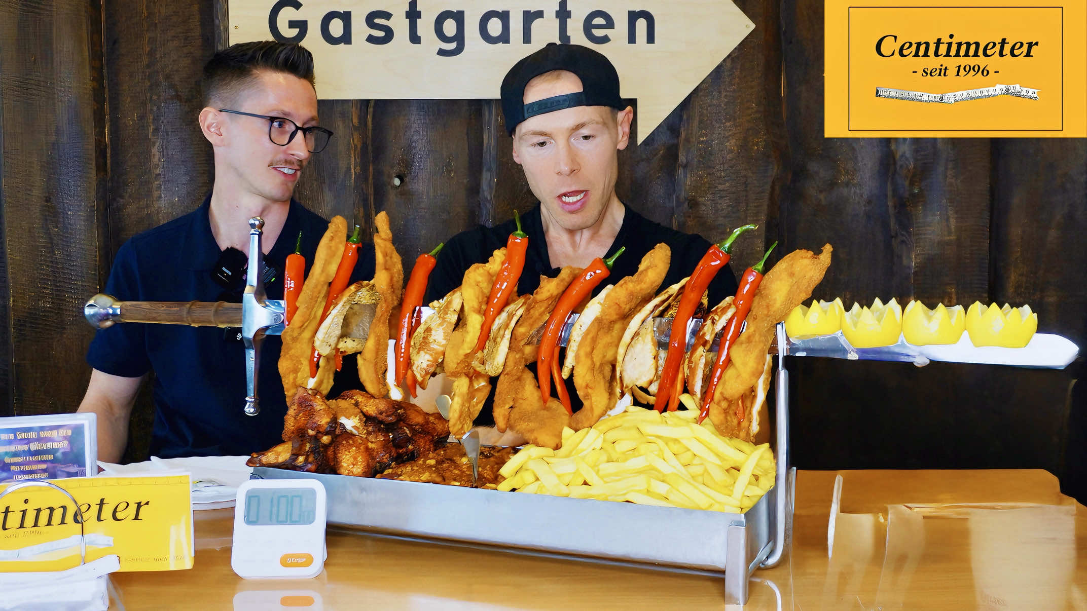 Das Unbesiegbare SCHWERT VON WIEN?😰 In Wien bei @Centimeter steht ein über 1 Meter langes Schwert, voll mit Fleisch & Beilagen. ⚔️ 🥩  Noch NIE hat jemand diese Challenge geschafft. Heute trete ich an – und wenn ich’s packe: 🫃 - Big M Lifetime Pass bei Centimeter Vienna  (Essen kostenlos für die Ewigkeit) ⚔️ - Das Schwert gehört mir ➤ Sei im Livestream immer gern dabei ➤ Kommentiert, wenn ihr glaubt, ich schaffe es oder wer es schaffen könnte? 😏 #bigm #bigmeatsfood #centimeter #vienna #wien #schwert #fleisch #foodchallenge 