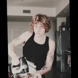 Get me out of this flop noww#fypage #fyp #edits #jordanhuxhold #jordanhuxholdedit #capcut #edit 