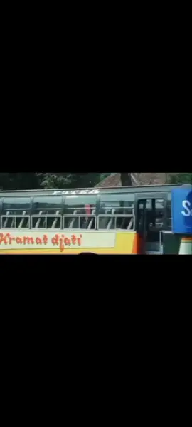 Prepare Soneta Group berangkat show menggunakan truk legend Ford D series dan Mitsubishi Fuso Doc.film Melodi Cinta (1980) . . . #soneta #sonetagroup #dangdut #ceksounddangdut #ford #mitsubishi #jadul #nostalgia #foryou #fyp #foryoupage #beranda 