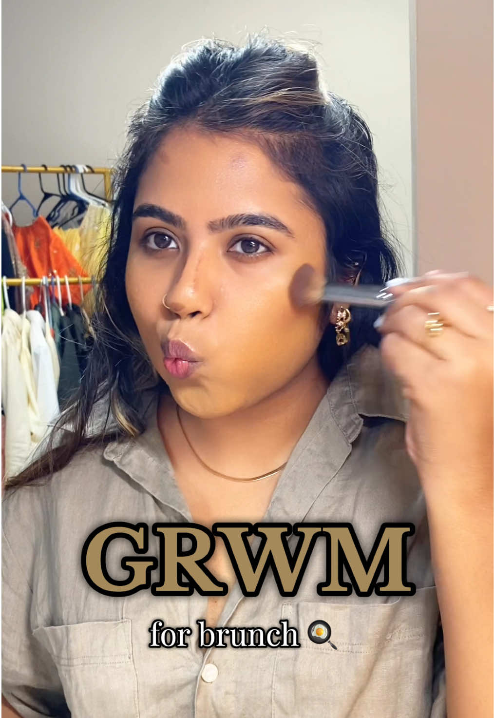 skin prep before applying makeup >>  @Clinique moisture surge moisturizer  @Estée Lauder water cream @Saie super glowy gel  @Gisou lip oil (my current fav)  @Peter Thomas Roth Labs eye cream  @Nudestix tinted cover liquid foundation  @DIBSBEAUTY contour stick  @Milani Cosmetics blush blushing berry  @Hourglass Cosmetics concealer  @Huda Beauty cherry blossom powder  @saie beauty blush amore  @NYX Professional Makeup city bronzer  @makeupforever lip gloss daring candy @MakeUpForEverUSA lip liner limitless brown @hudabeautyshop lipstick Queen of Sheba  @essence.cosmetics princess lash mascara  #fyp #grwm #naturalmakeuplook #glowymakeup #saiebeauty #hudabeauty #softglam #foryoupage #pakistani_tik_tok #pakistani #grwmmakeup #beauty #xyzbca #morphe #patricktablush #morphecosmetics #makeupforever #softglammakeup #hudabeautyeasybake @urban decay @Charlotte Tilbury @Lancôme @Kosas @Good Molecules @Huda @makeupbymario @NARS Cosmetics @Beekman 1802 @Pixi Beauty @L’Oréal Paris @Sephora Collection @ColourPop Cosmetics @OFRA Cosmetics, LLC 