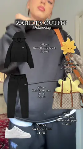 #ZAHIDE - fit #fyp #foryou #outfit #foroyi #closet #tiktok #fitcheck #viral #blowup #fit #OOTD #clothes #tracksuit #45keys #gucci #jellycat #zahide #trackpants #openlegjogger 