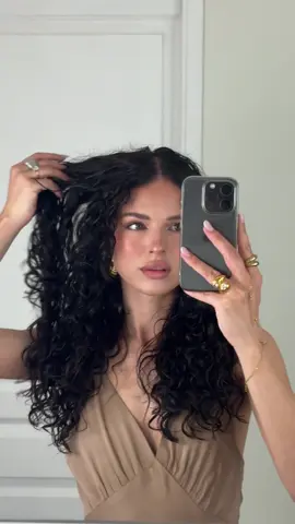 Brunette curls for summer  #curlyhair #curlyhairtutorial #curlygirl #brunettehair #foryou #curlyroutine 