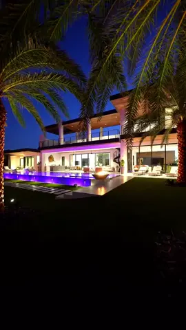 Can you guess the price? By: @ jackiefeldman_luxuryrealestate  $19.95M.  #realstate #florida #hometour #housetour #mansion #rich #WaterfrontLiving #dreamhouse #dreamhousehunting #ModernLuxury 