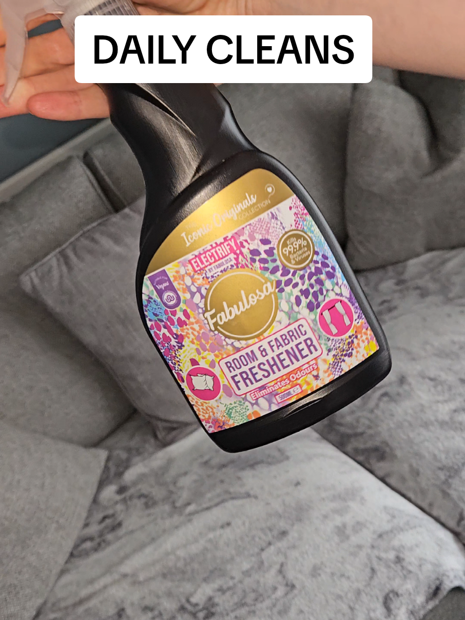 Daily cleans 💖 Keeping on top of the vacuuming, dusting and mopping 😅 #cleaningtiktok #lounge #cleaningmotivation #cleanwithhails #fyp #foryoupage❤️❤️ #CleanTok #cleaning 