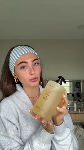 An actual good smelling body wash @SALT & STONE #saltandstonepartner 