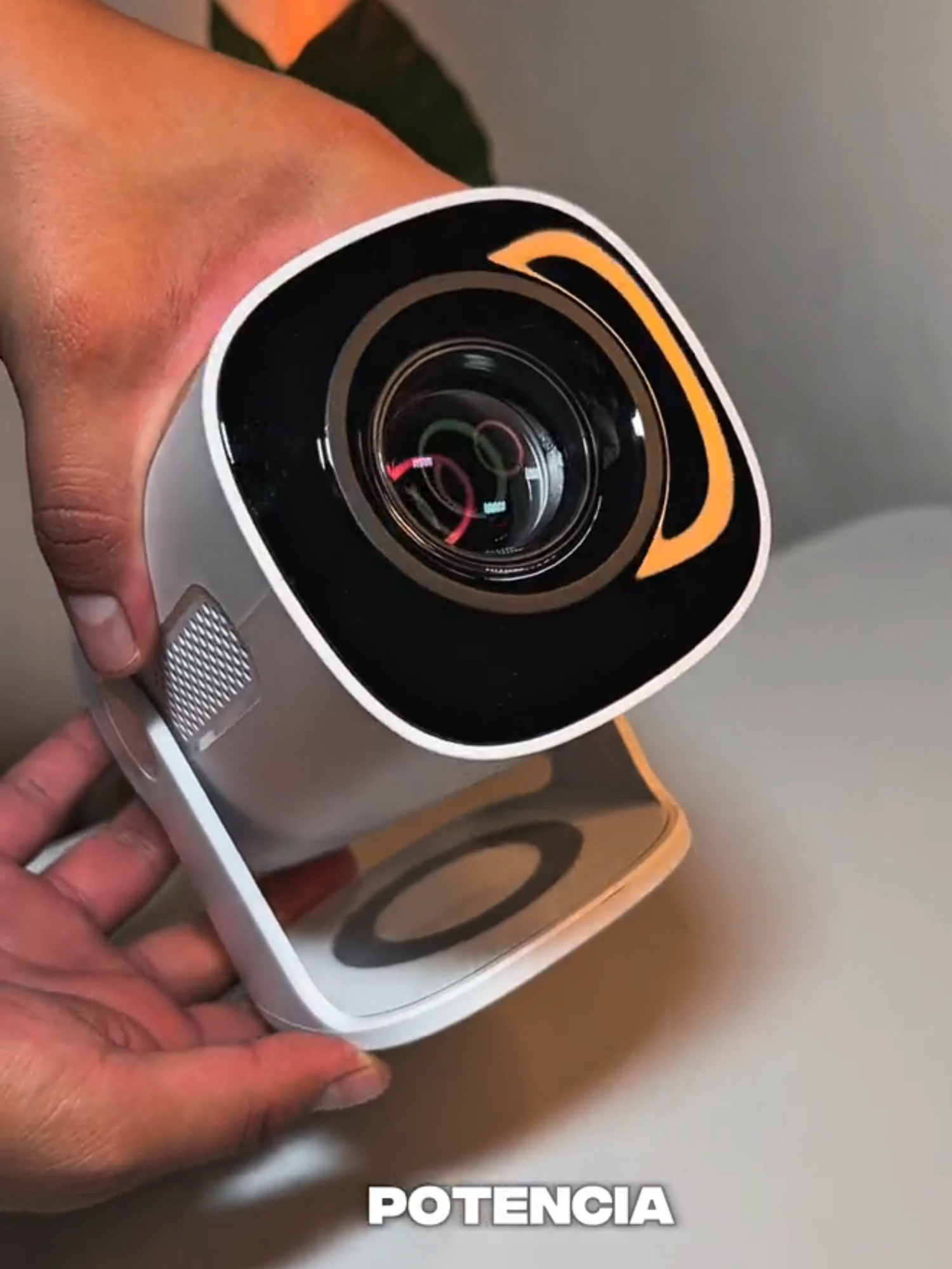 🎬 ¡Lleva el cine a casa con este proyector compacto y funcional! 🔆 Brillo LED: 110 ANSI lúmenes, ideal para ambientes oscuros 📽️ Tamaño de proyección: Hasta 100” en formato 16:9 🎯 Enfoque y keystone: Ajuste manual y automático para mejor imagen 🔊 Audio integrado: Bocina de 3W + salida AUX y conexión Bluetooth 💾 Entradas: HDMI, USB (hasta 128 GB), compatible con múltiples dispositivos 🎮 Compatible con: Consolas, Blu-ray, TV Box, PC y más 🎮 Control remoto: Ajusta cómodamente desde tu asiento #ProyectorLED #HomeCinema #CineEnCasa #TecnologíaVisual #EntretenimientoEnCasa