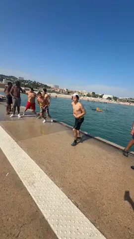 #marseille #13k #sud #prado #lune #saut #plage #fyp @god_of_fear13 @#666👼🏽🤐 @Raayan @. @Angelo282124 @mat_btni 