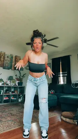 Thalm bout innit 📲 #foryou #fyp #smalltown #nohate #innit #outfit #dance #alllove #Summer #Tatcha #yourfeed 