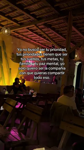 Yo no busco ser tu prioridad, tus prioridades tienen que ser tus sueños, tus metas, tu familia y tu paz mental, yo solo quiero ser la compañia con que quieras compartir todo eso. #prioridades #frases #compañia #parejas #foryoupage #viralvideos 