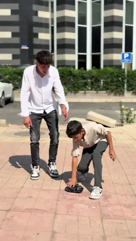 ‏شوف شلون ضحك علي 🤣🙄