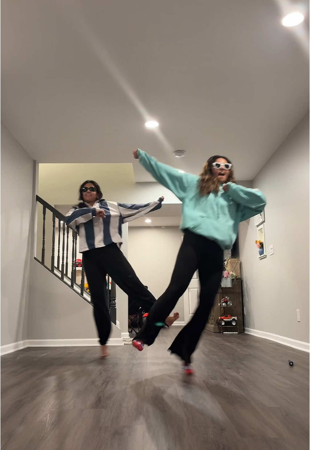 filmed this ages ago but this trend is still so funny #dance #sisters #duo #funny #tillicantstand 