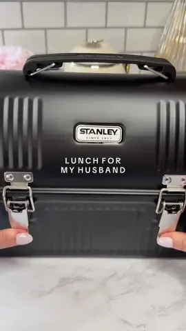 packing my husband’s lunch for his 12-hour night shift🍒☕️🍫 #lunchformyhusband#packinglunchformyhusband#packing#lunch#lunchbox#lunchideas#lunchboxideas#StanleyCup#stanleytumbler#stanleylunchbox#asmrsounds 
