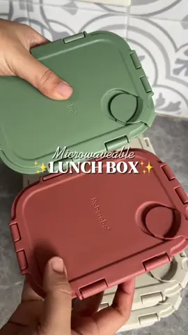 This lunchbox has amazing quality! Perfect for school, work, or even just for food storage. It’s microwave safe and leakproof too! Super worth it, guys!  #lunch #lunchbox #lunchboxideas #lunchtime #meal #mealprep #mealprepideas #foodstorage  Buy here  @Smutyy 