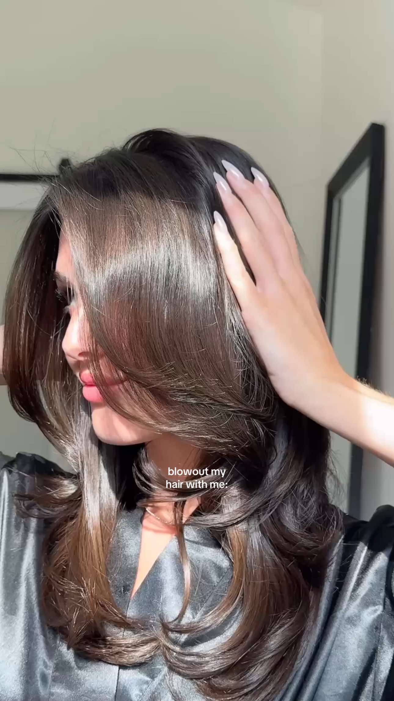 my most asked question 🙊 blowout my hair with me 🎀🫧 @THE OUAI leave-in conditioner @Amazon Beauty comb + roller @Color Wow Hair dream coat @Nexxus Hair Care mousse @T3 Micro aire 360 pro + round brush @Emi Jay clip @Gisou hair oil @Kérastase glaze drops @Patchology eye patches