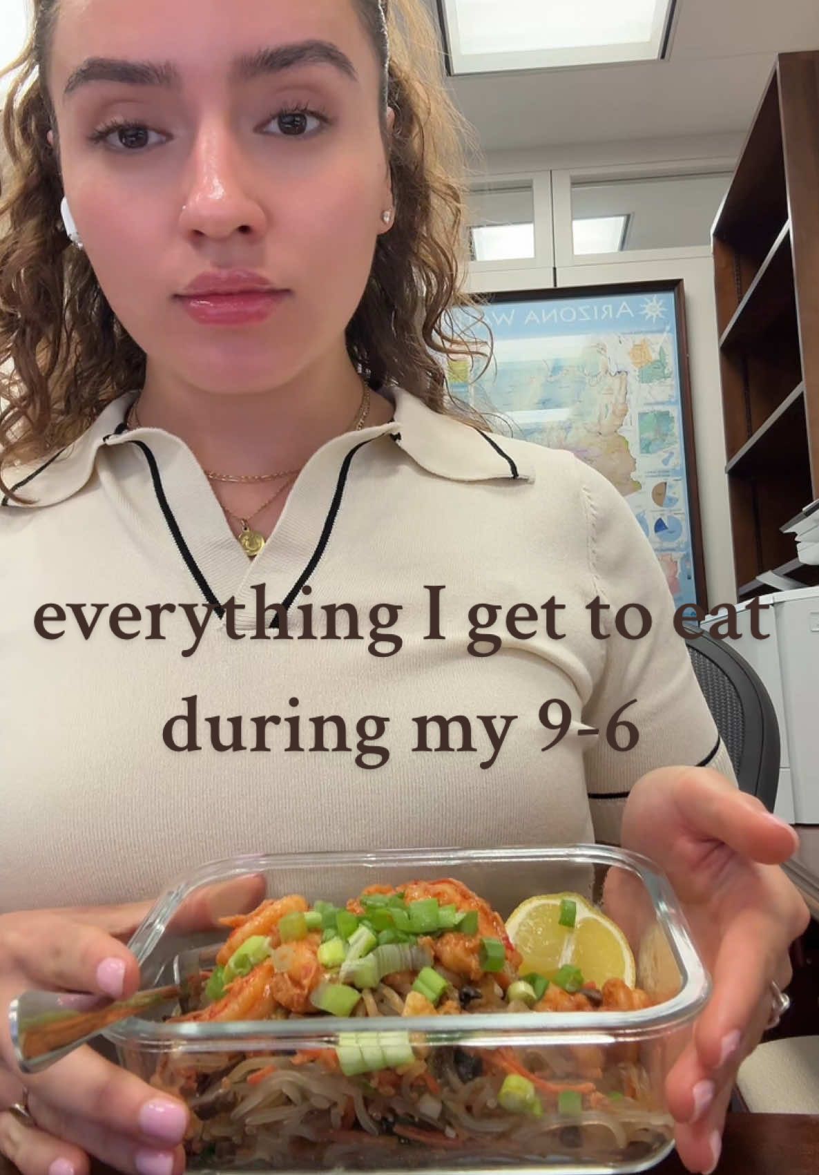 this is my hyperfixation breakfast atm it tastes like 🍌🍞  @cocojune @Chobani @MALK Organics @Michele’s Granola @LaCroix Sparkling Water  #healthiestgirlintheworld #luckiestgirlintheworld #breakfastideas #healthymukbang #wieiad #corporate #zeinabdriss 