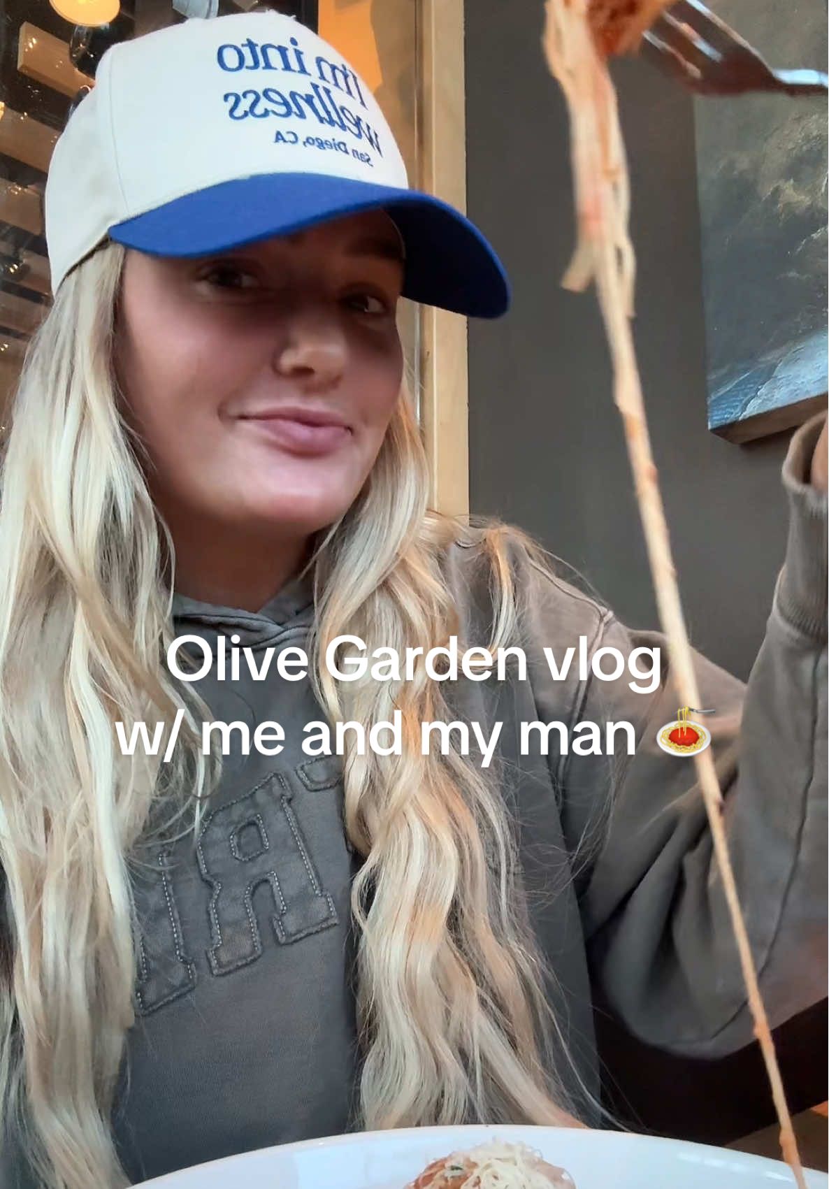 Olive Garden is nothing if not nostalgic 💕🍝 #whatieatinaday #olivegarden #muckbang #comewithme #Relationship #foodreview 