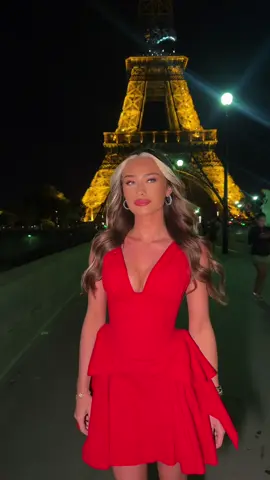 HELLOOOO PARIS 