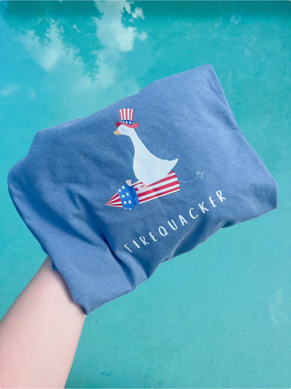 My favorite holiday is coming up and you best believe I’ll be wearing this on the boat🇺🇸🦅⚓️ #firequacker #4thofjuly #punny 