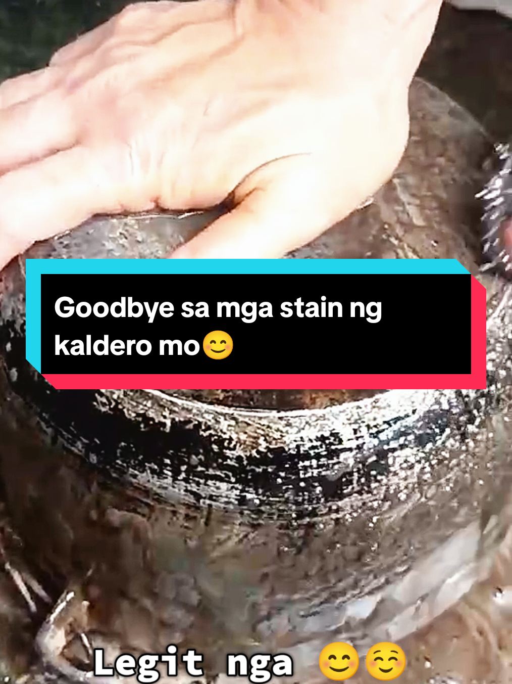 Sino dito ang laging nahihirapan mag linis ng mga kaldero na parang hindi na matanggal ang sunog at mantsa? Kung ikaw yan, stay tuned dahil may solusyon ako para sayo☺#multipurposecleaner #qewe #cleaninggel 