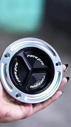 Gengsi dapet Look dapet Fungsi juga dapet 🔥 mumpung ready stock nih, Upgrade Tampilan motor lu biar lebih kece🔥 Fuelcap/tutup tangki Cnc By Racepro  #fuelcap #racepro #r15v3 #r15v4 ,#r25 ,#ninjarr #ninjafi250 #zx25r #cbr250rr #cbr150r #vixionr #mt15 ,#mt25 