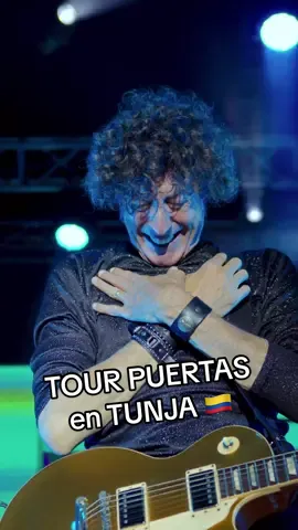 El amor del pueblo colombiano con nosotros es infinito ❤️Tunja, nos regalaron una noche para el recuerdo 🇨🇴🔥 Gracias a @Nasahistoires por abrir el escenario para nosotros ❤️ y a ustedes, nuestro público, que hicieron de este un show inolvidable 🫶🏻 Hoy en el Rock al Parque es la última fecha de una gira soñada por Colombia, en el mismo festival que nos abrió las puertas a este país que queremos tanto, y esta vez somos headliners! 🔥  Nos vemos en un rato en el Escenario Plaza! No olviden traer su mejor cara de nada, tenemos sorpresas 👀 #CuartetodeNos #ElCuartetodeNos #RockAlParque #TourPuertasCDN #PuertasCDN #DeGiraConTiktok #NuevaMusica 