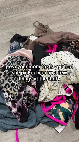 i’ve trained her well 🥰🥰 #y2k #depop #thrifthaul #grail #thrifting #goodwillbins #vintage #thrift #vintagemarket #ibiza #lolita #abercrombie #hollister #fyp #y2kaesthetic #yardsale #resell #haul #fairycore #2000s #LoveIsland 