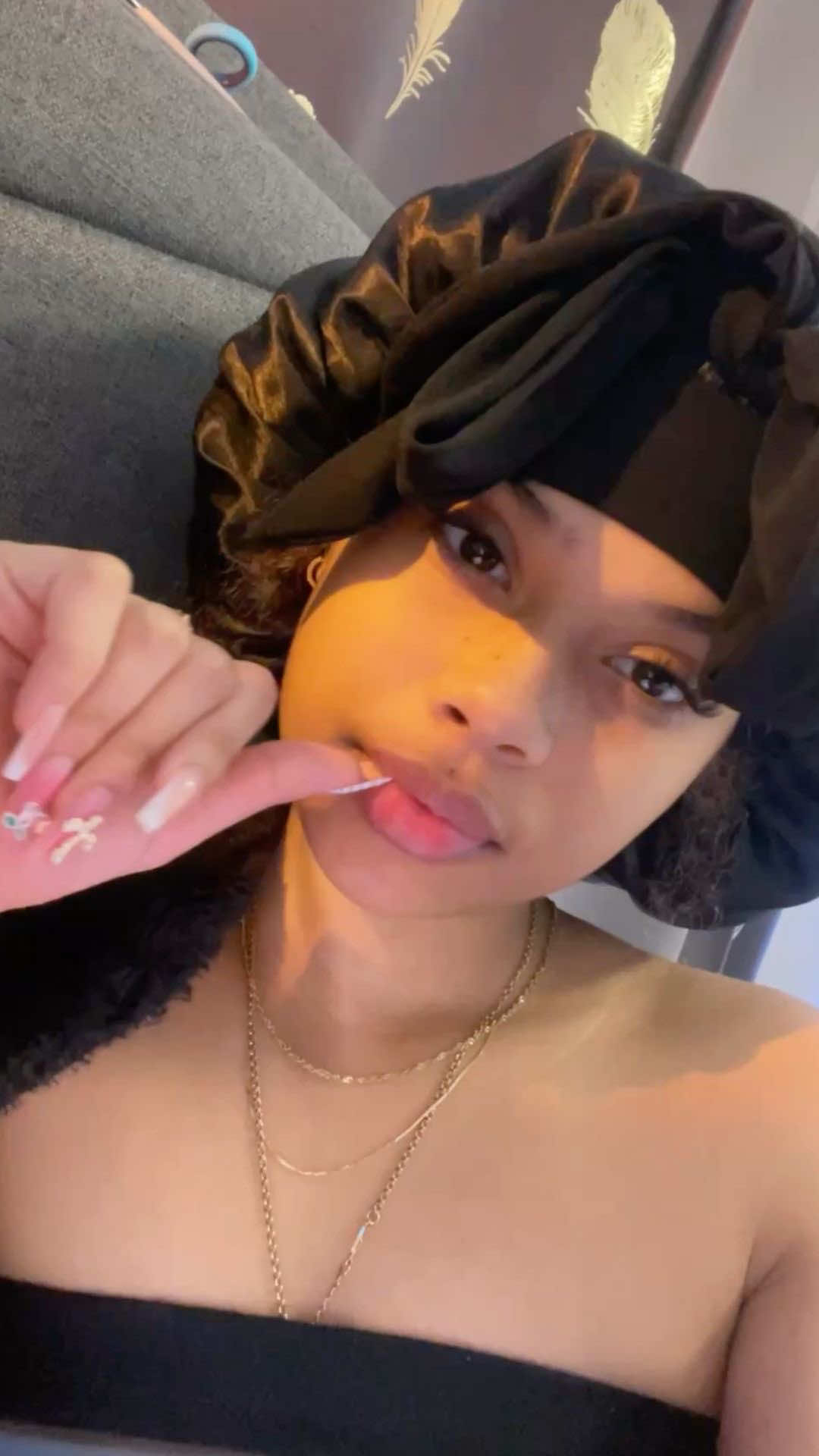 3 Kojic Acid Soap Bars + 1 Exfoliating Brush + 2 Compressed Wipes — all for just $2,500! Dm us to order your kojic glow deal!  #originalkojiesansoap #kojiesan #kojicacidsoap #jamaica #deals 