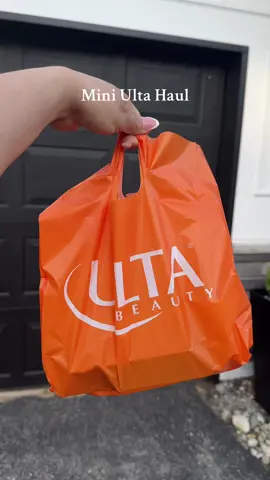 Mini ulta haul @Ulta Beauty @Kylie Cosmetics @Anastasia Beverly Hills @NYX Professional Makeup #ulta #ultahaul #ultabeauty #makeup #makeuphaul #BeautyTok #fyp #foryoupage #parati 