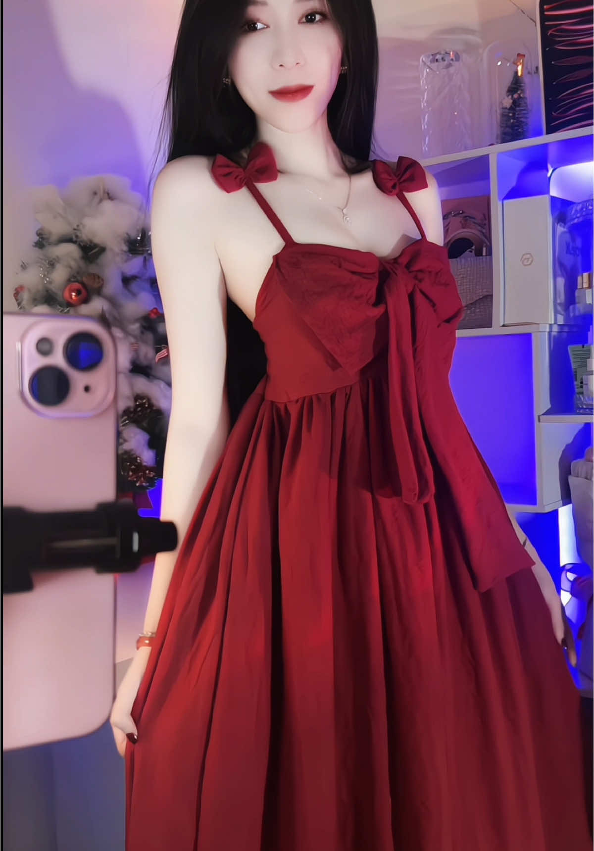 Đỏ đô nha cục dàngggg 🌷#sarahduongreview #sarahduongvlog #sarahduonglive #reviewquanao #phaidepngaynay #damsuong #donguxinh #dongu #vayxinh #đầm #maxi #thoitrangnu #reviewlamdep 