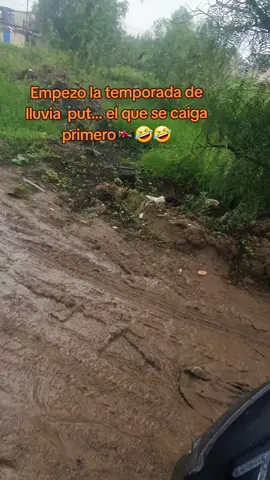 aló que nos arriesgamos los repartidores 🏍😏⛈️❄️ #repartidor #ubereats #lluvia#lodo  #paratytiktok#tendencia  #siguemeparavermasvideosasi  #paratiiiiiiiiiiiiiiiiiiiiiiiiiiiiiii #biker #moto 