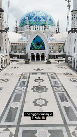 Updated: This is the biggest mosque in Southeast Asia. ‘As-salāmu ʿalaykum