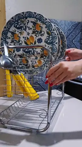 🧼 Cansado da pia bagunçada e sem espaço pra secar a louça? Esse escorredor cromado de 2 andares é a solução! 🌀 Suporta 14 pratos, copos e talheres com MUITA organização. 💦 Adeus bagunça, ferrugem e escorredores frágeis! 🔗 Clique no link do vídeo e garanta o seu agora com DESCONTO! #escorredordelouça #cozinhaorganizada #tiktokshopbrasil #dicapracasa #vidadecasa #comprinhasúteis #achadinhos 