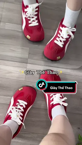 Giày xinh mãi mới tìm được màu đỏ ưng ý❤️😍 #titriview #giày #giaythethao #giaythethaonu #xuhuong #fypシ 