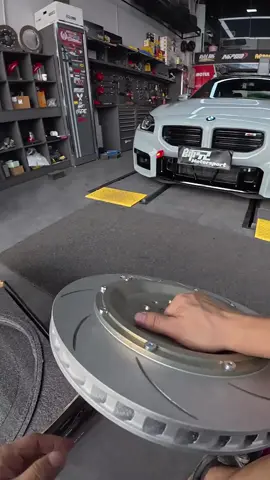 Upgrading the M2 G87 with the top-tier Brembo brake kit—this is the scent of money! #bmwm2 